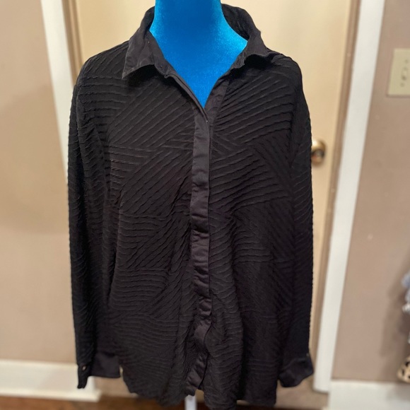 Chicos black blouse front button 90% polyester Chicos size 3 - Picture 6 of 9